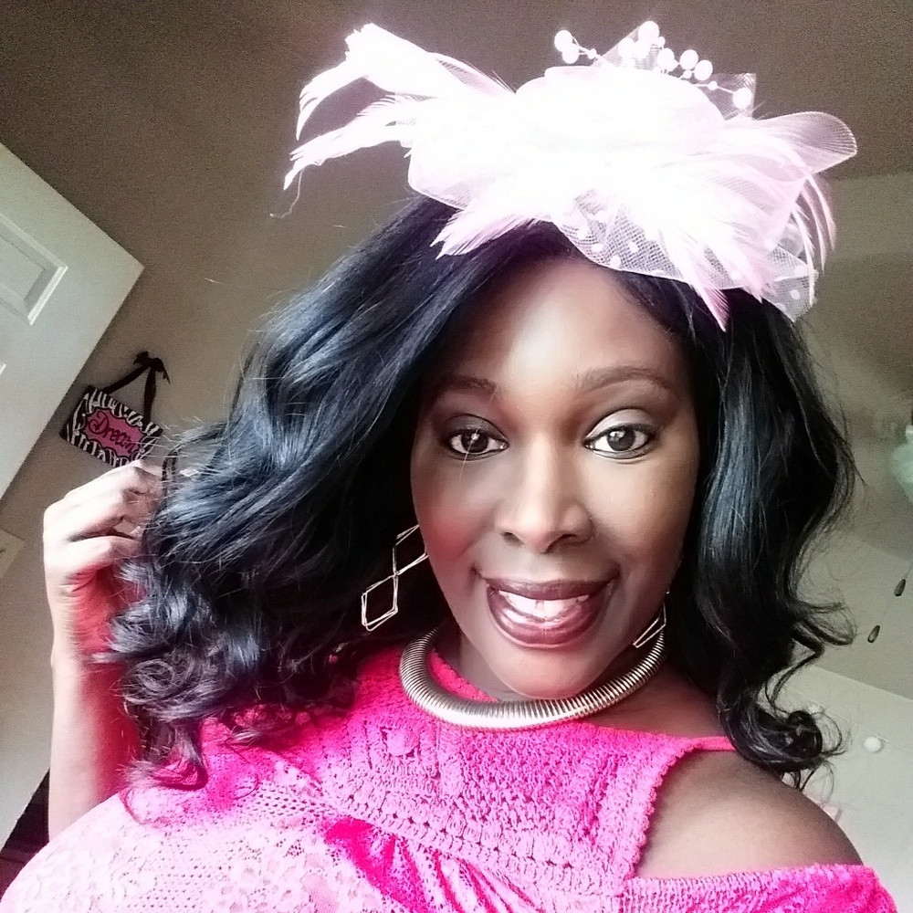 *NEW* Beautiful royal wedding hat